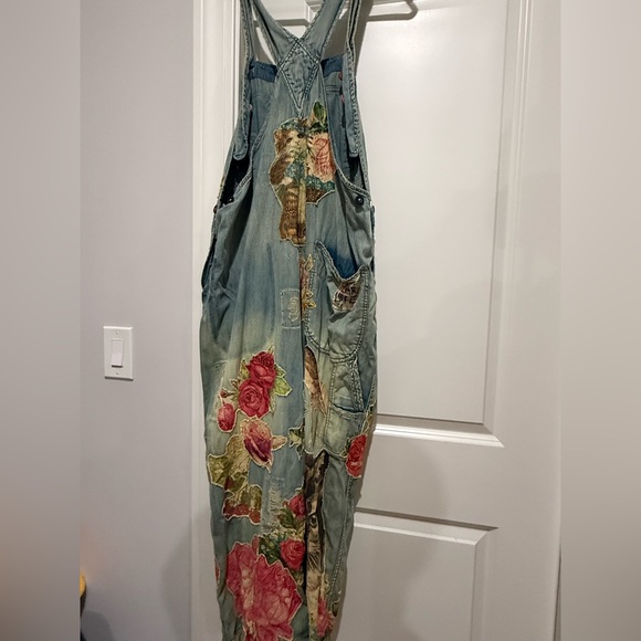 Magnolia Pearl floral appliqué denim overalls hand-distressing, fading - Picture 3 of 10